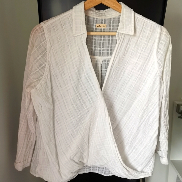 Hollister v neck blouse - Picture 1 of 1